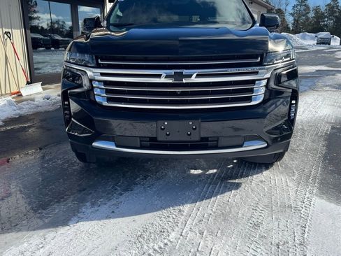 Used 2022 Chevrolet Suburban High Country image 8
