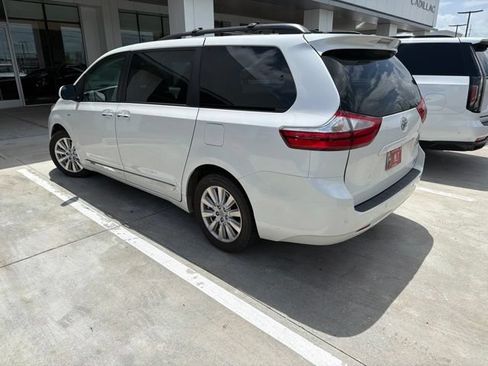 Used 2017 Toyota Sienna AWD image 5