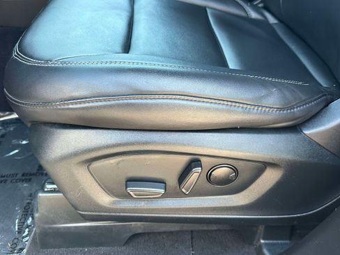 Used 2023 Ford Explorer XLT w/ Equipment Group 202A AWD/4WD image 22