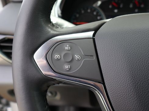 Used 2021 Chevrolet Traverse LT FWD image 14