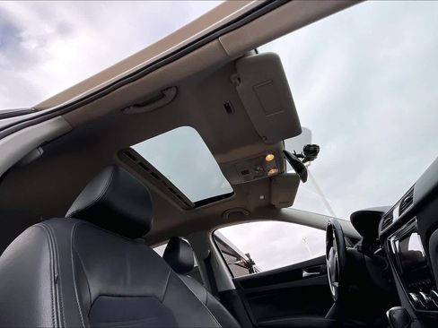 Used 2014 Volkswagen Passat 1.8T SEL Premium image 13