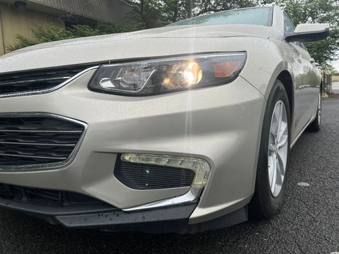 Used 2016 Chevrolet Malibu Hybrid FWD image 36