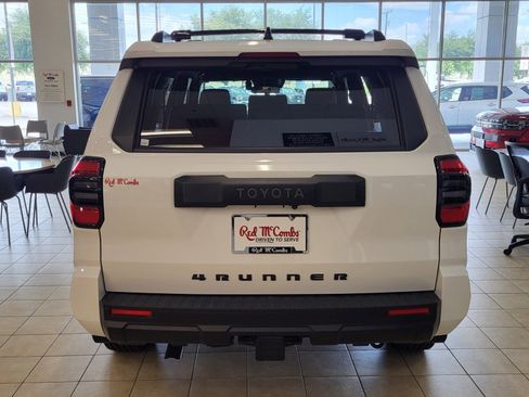 Used 2025 Toyota 4Runner SR5 AWD/4WD image 4