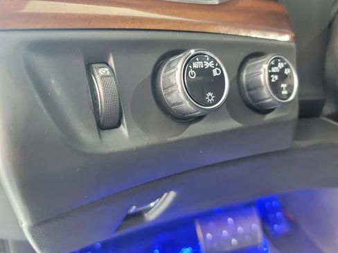 Used 2016 Cadillac Escalade ESV Premium AWD/4WD image 30