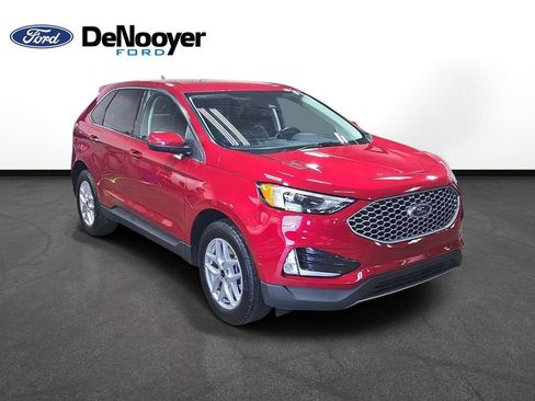 Used 2023 Ford Edge SEL w/ Convenience Package AWD/4WD image 3