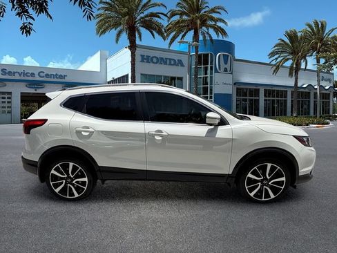Used 2018 Nissan Rogue Sport SL FWD image 9