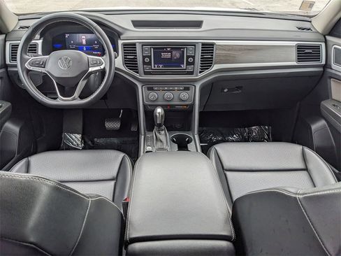 Certified 2022 Volkswagen Atlas SE image 17
