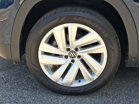 Used 2021 Volkswagen Atlas Cross Sport SE w/ Panoramic Sunroof Package image 28