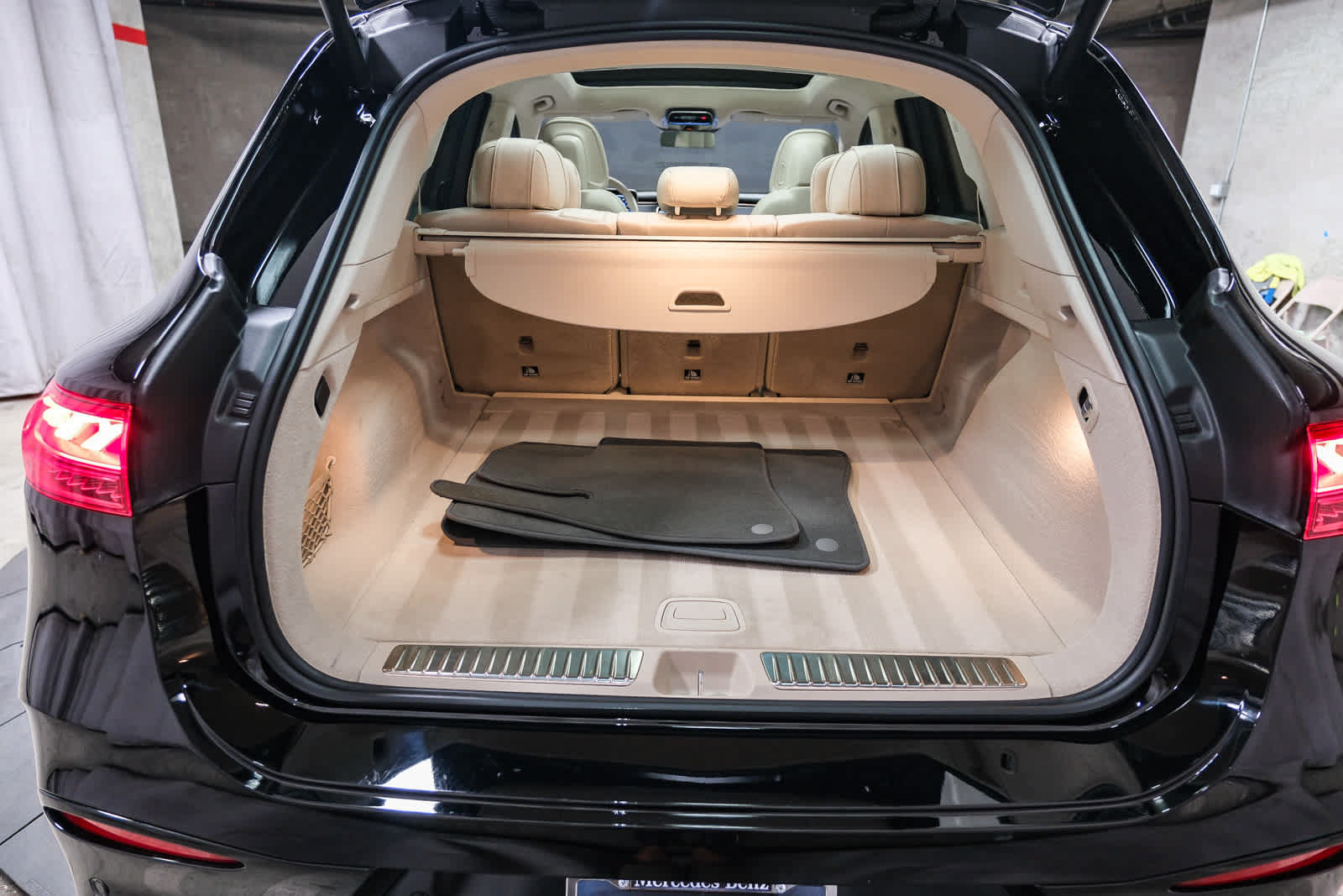 Certified 2023 Mercedes-Benz EQS 450+ SUV image 33