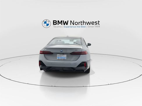 New 2027 BMW i5 eDrive40 w/ M Sport Package RWD image 2