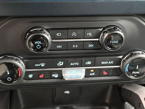 Used 2022 Ford Bronco Outer Banks w/ Sasquatch Package AWD/4WD image 18
