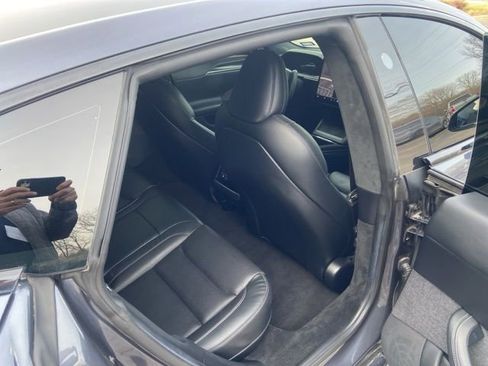 Used 2022 Tesla Model S Plaid image 13