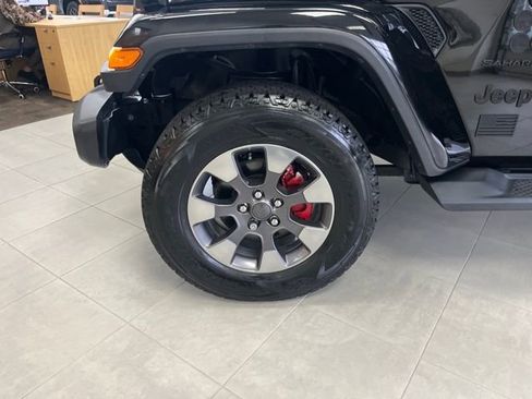 Used 2018 Jeep Wrangler Unlimited Sahara image 29