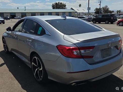 Used 2019 Honda Accord Sport image 2