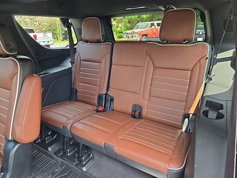 Used 2023 GMC Yukon Denali Ultimate w/ LPO, Floor Liner Package AWD/4WD image 60