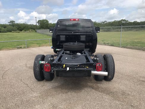 New 2025 RAM 3500 Tradesman image 9