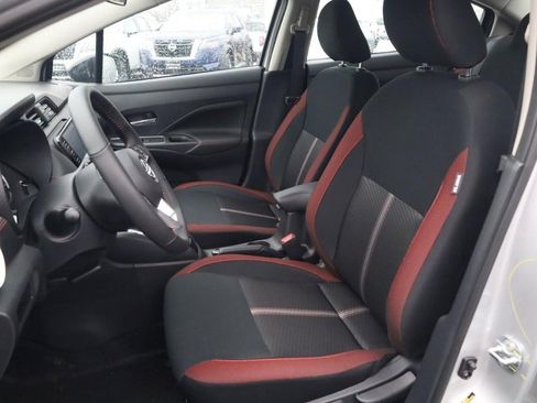 New 2025 Nissan Versa SR w/ Trunk Package image 18