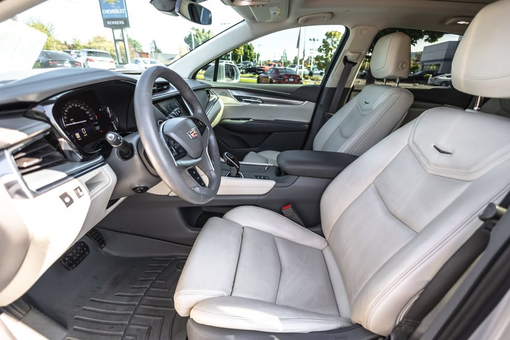 Used 2017 Cadillac XT5 Luxury w/ Driver Awareness Package AWD/4WD image 20