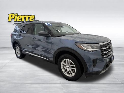 Certified 2025 Ford Explorer Active image 7