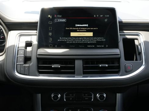 Used 2023 GMC Yukon SLT w/ SLT Premium Package RWD image 13