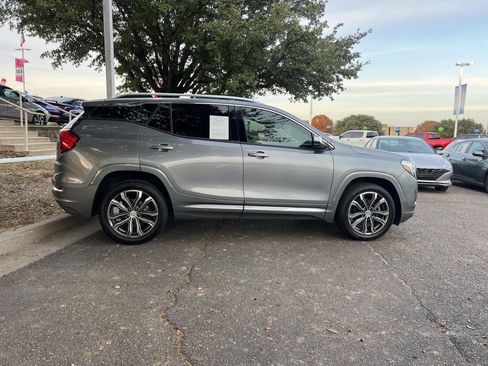 Used 2018 GMC Terrain Denali w/ Advanced Safety Package image 8