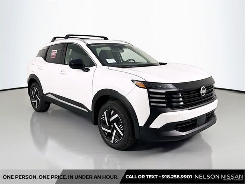 New 2026 Nissan Kicks SV w/ SV Premium Package FWD image 3