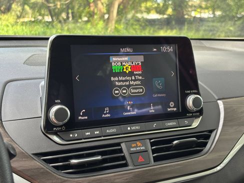 Used 2025 Nissan Altima 2.5 SV FWD image 20