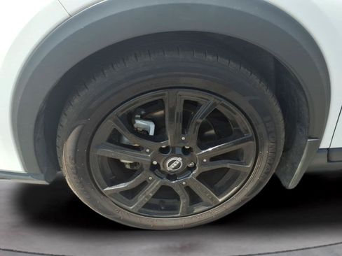 Used 2023 Nissan Kicks SR w/ SR Premium Package FWD image 9