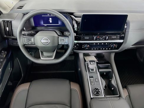 New 2026 Nissan Pathfinder Platinum image 18