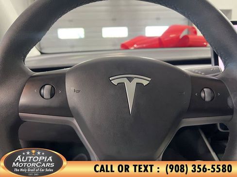 Used 2021 Tesla Model Y Long Range AWD/4WD image 20