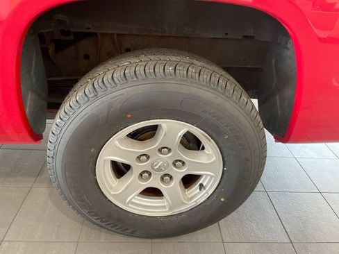 Used 2005 Dodge Dakota SLT w/ Sport Appearance Group AWD/4WD image 9