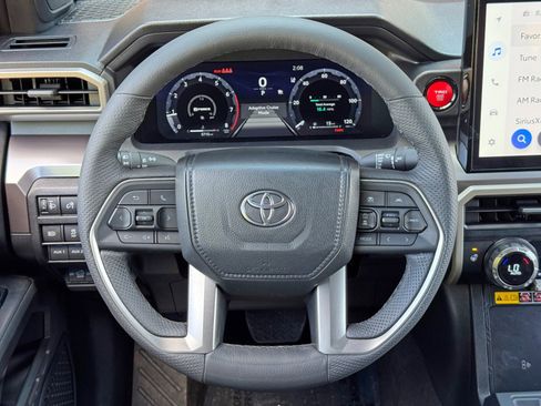 Used 2024 Toyota Tacoma TRD Off-Road w/ TRD Off Road Premium Package AWD/4WD image 20