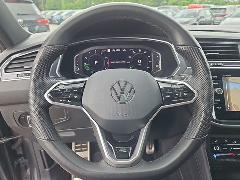 Certified 2024 Volkswagen Tiguan SEL R-Line AWD/4WD image 27