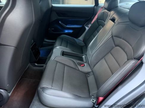 Used 2022 Porsche Taycan image 17