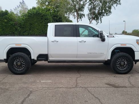 Used 2021 GMC Sierra 2500 Denali w/ Denali Ultimate Package AWD/4WD image 10