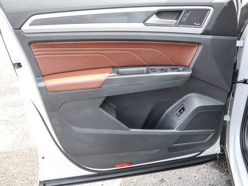 Used 2022 Volkswagen Atlas SEL Premium image 29