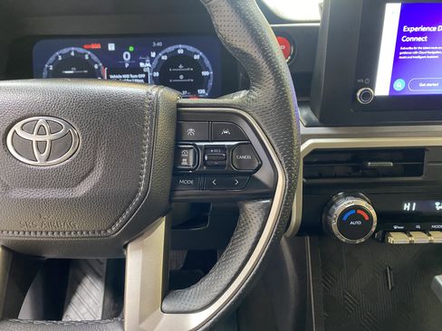 Used 2025 Toyota Tacoma TRD Off-Road image 32