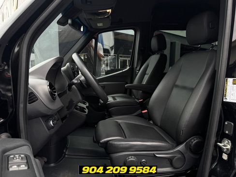 Used 2019 Mercedes-Benz Sprinter 2500 image 20