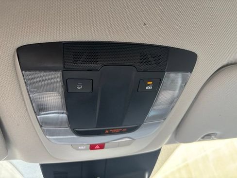 Used 2025 Kia Sorento S FWD image 17