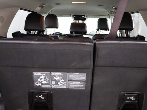 Used 2025 Kia Carnival image 30