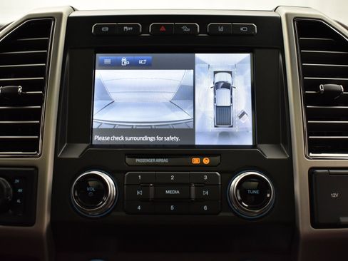 Used 2020 Ford F350 Platinum w/ Tremor Off-Road Package image 30