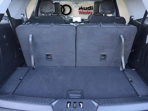 Used 2022 Ford Explorer XLT w/ Equipment Group 202A image 23