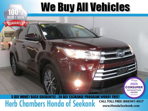 Used 2019 Toyota Highlander XLE image 1