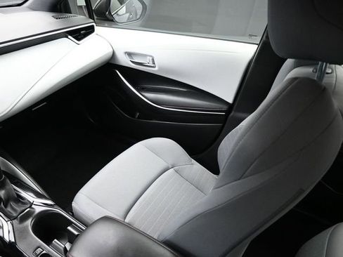 Used 2025 Toyota Corolla SE FWD image 11