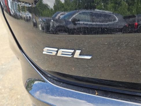 Used 2021 Ford Edge SEL w/ Convenience Package AWD/4WD image 30