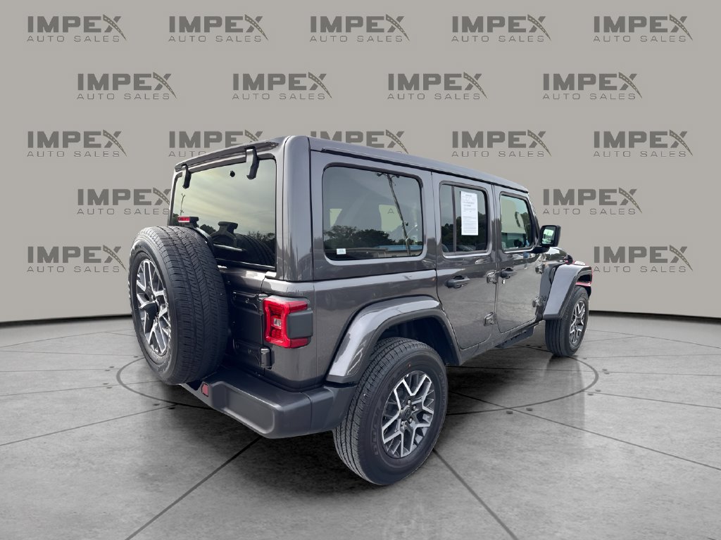Used 2026 Jeep Wrangler Unlimited Sahara AWD/4WD image 5