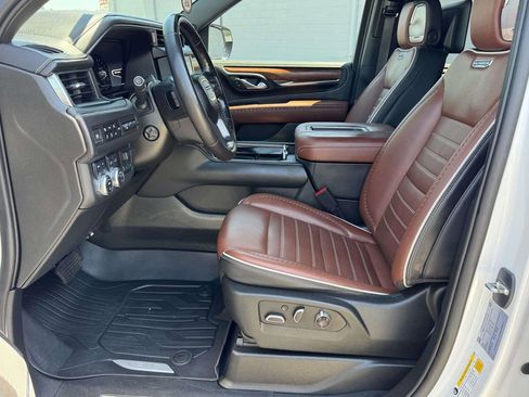 Used 2023 GMC Yukon XL Denali Ultimate AWD/4WD image 21
