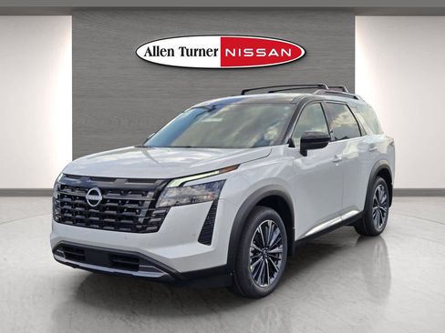New 2026 Nissan Pathfinder Platinum image 3