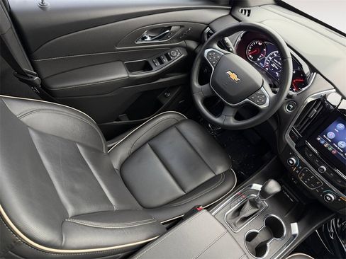 Used 2022 Chevrolet Traverse Premier image 15