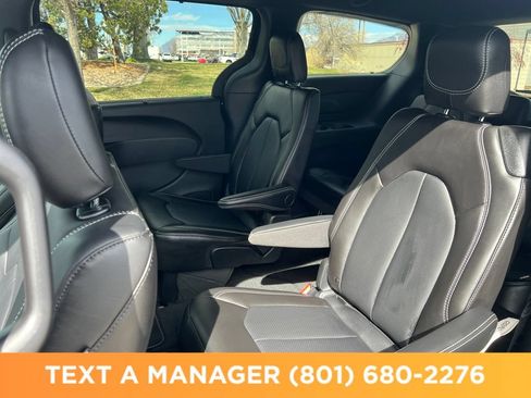 New 2026 Chrysler Pacifica Select FWD image 24
